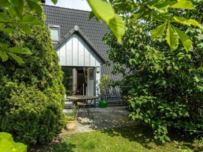 One of six/Verbringen Sie Ihren Urlaub in einem gemütlichen Nurdachhaus in Hüde am Dümmer-See
